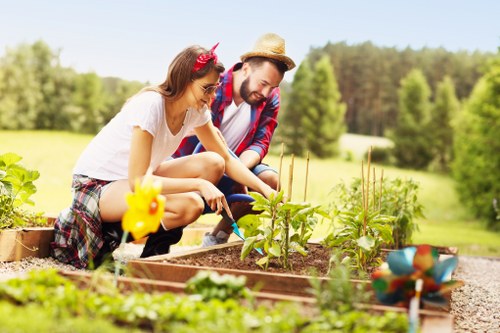 Gardeners Welling improving a healthy front garden